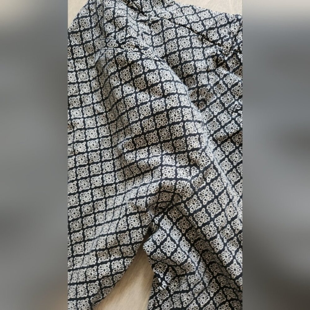 Old Navy Pixie 4 Black And White Brocade Pattern Straight Leg Trouser. - Picture 5 of 9